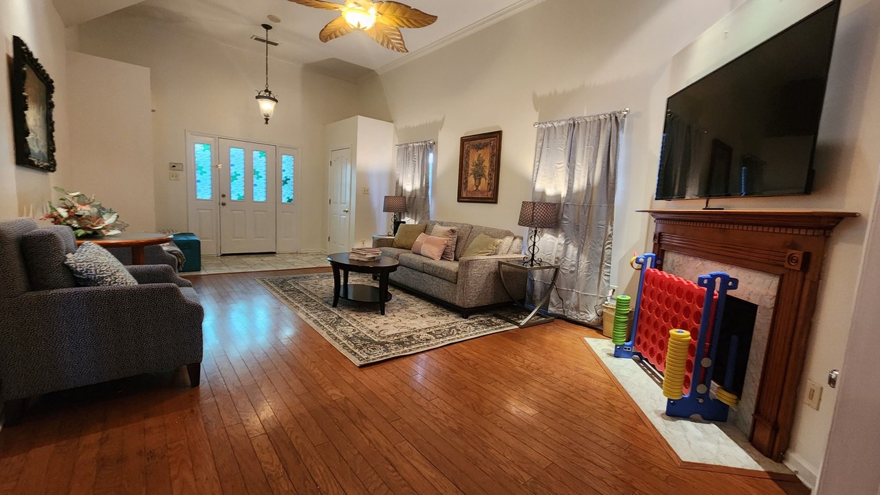Photo of Livingroom in Harbor Town