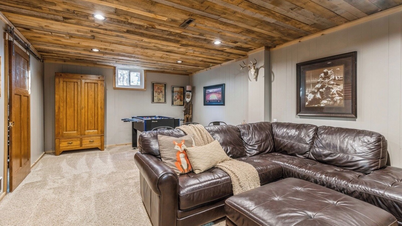 Photo of Livingroom in Urbandale
