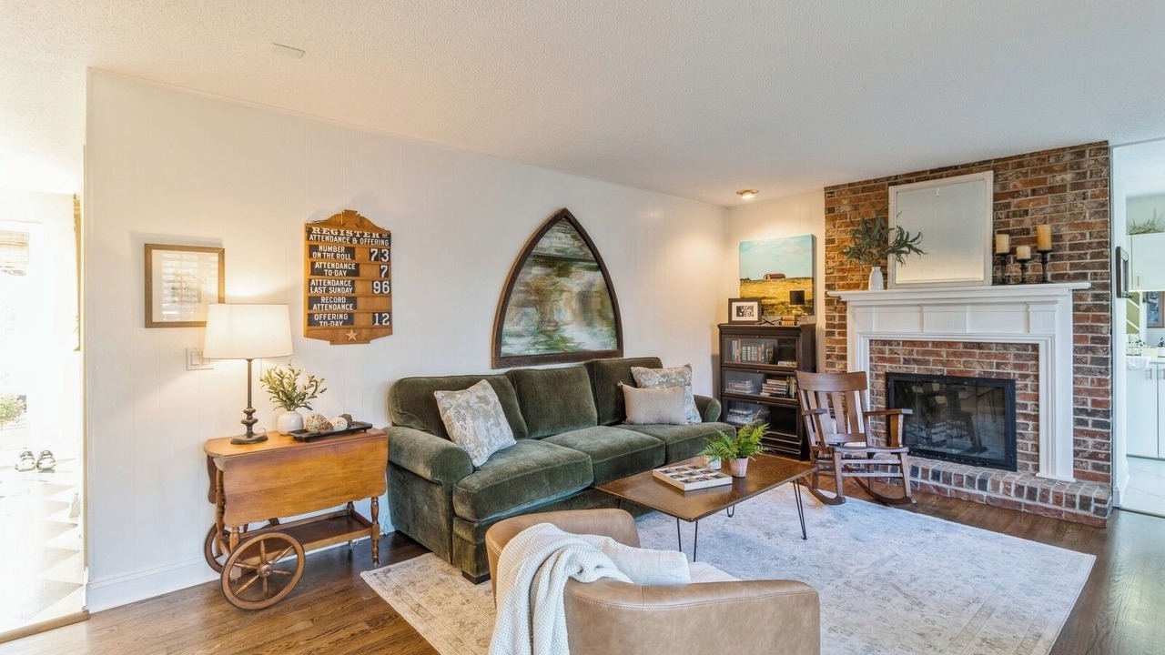 Photo of Livingroom in Urbandale
