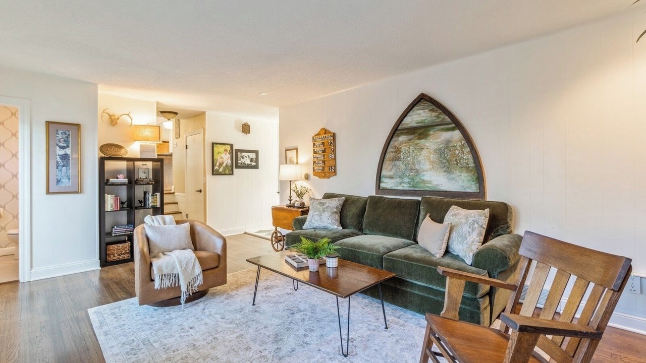 Photo of Livingroom in Urbandale