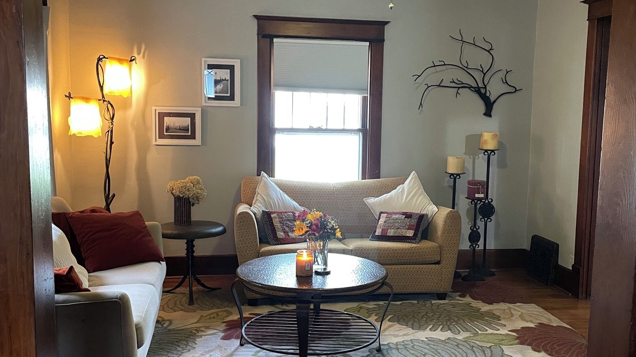 Photo of Livingroom in Algona