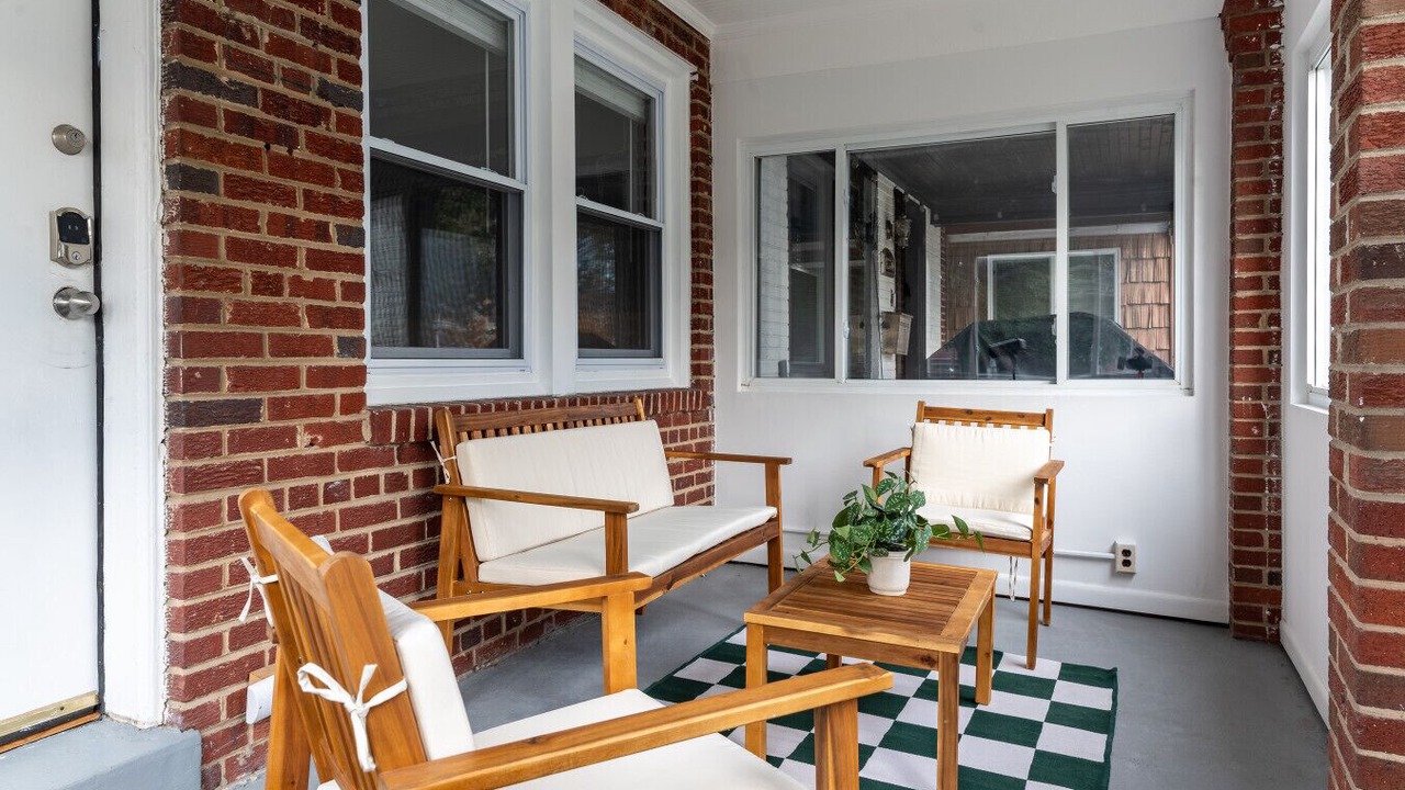 Photo of Patio Balcony in North Michigan Park
