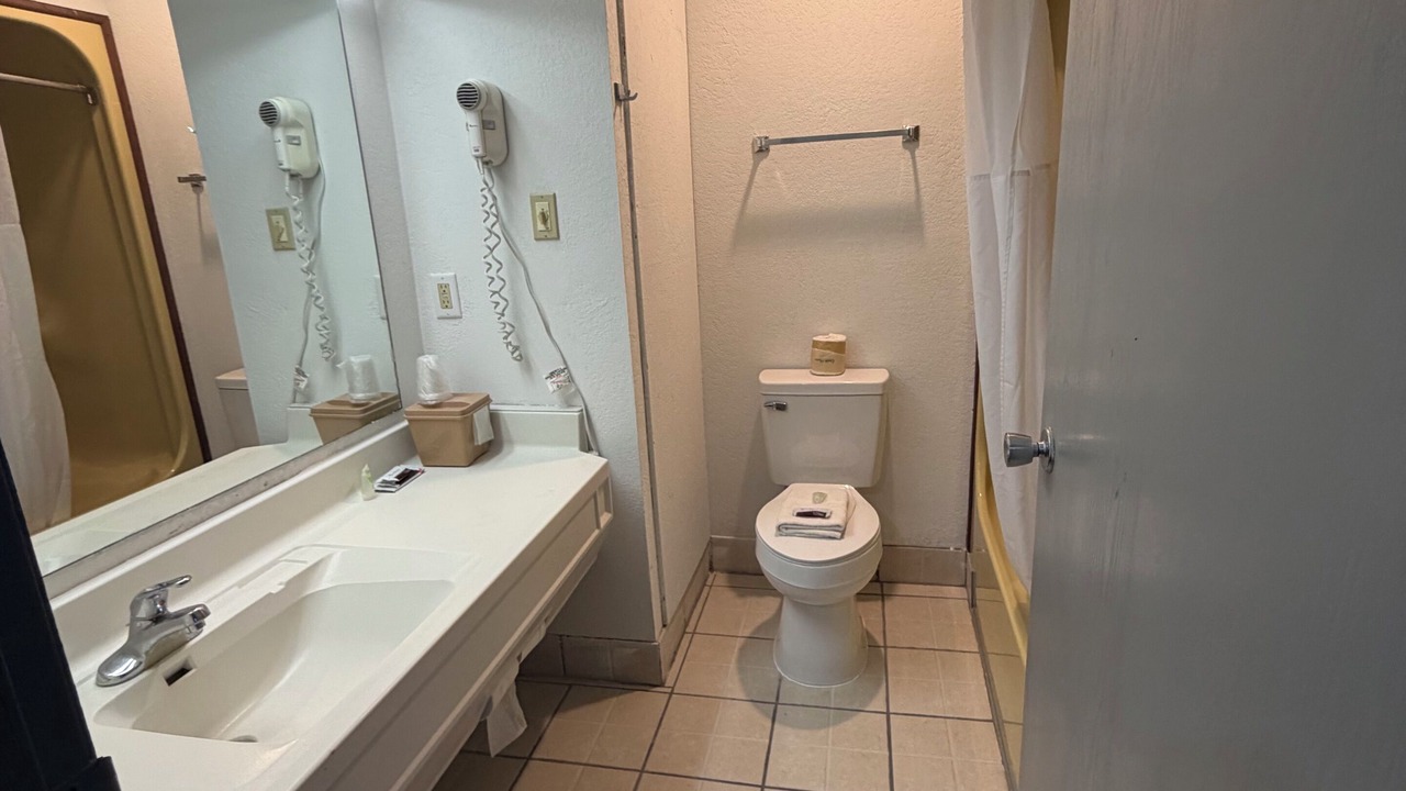 Photo of Bathroom in Albia