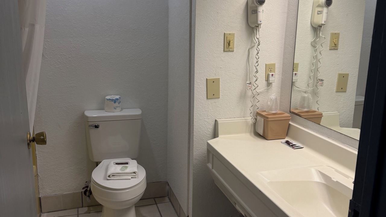 Photo of Bathroom in Albia