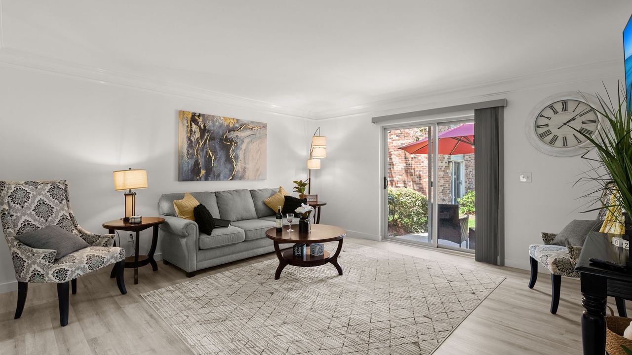 Photo of Livingroom in Hanahan