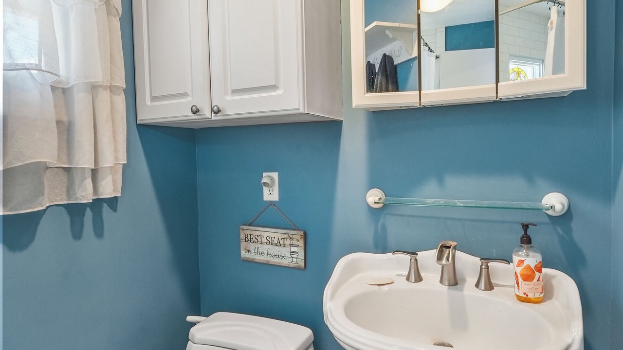 Photo of Bathroom in Brick
