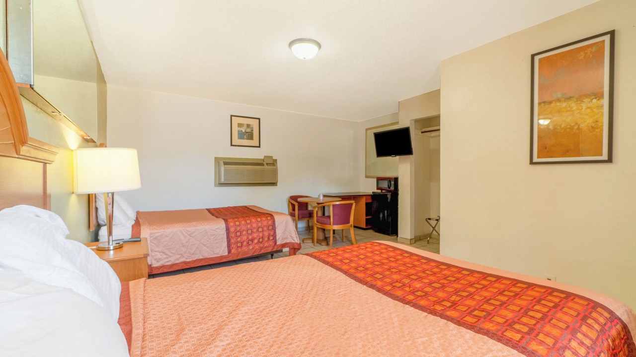 Photo of Bedroom in El Dorado