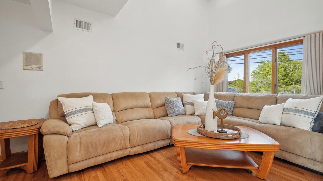 Photo of Livingroom in Long Branch