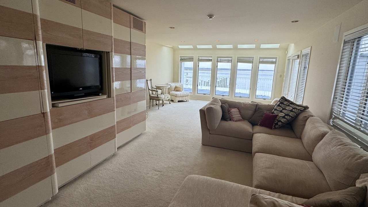 Photo of Livingroom in Margate City