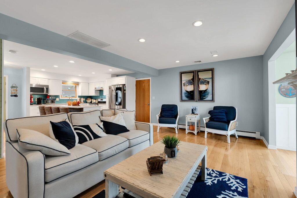 Photo of Livingroom in Bayville