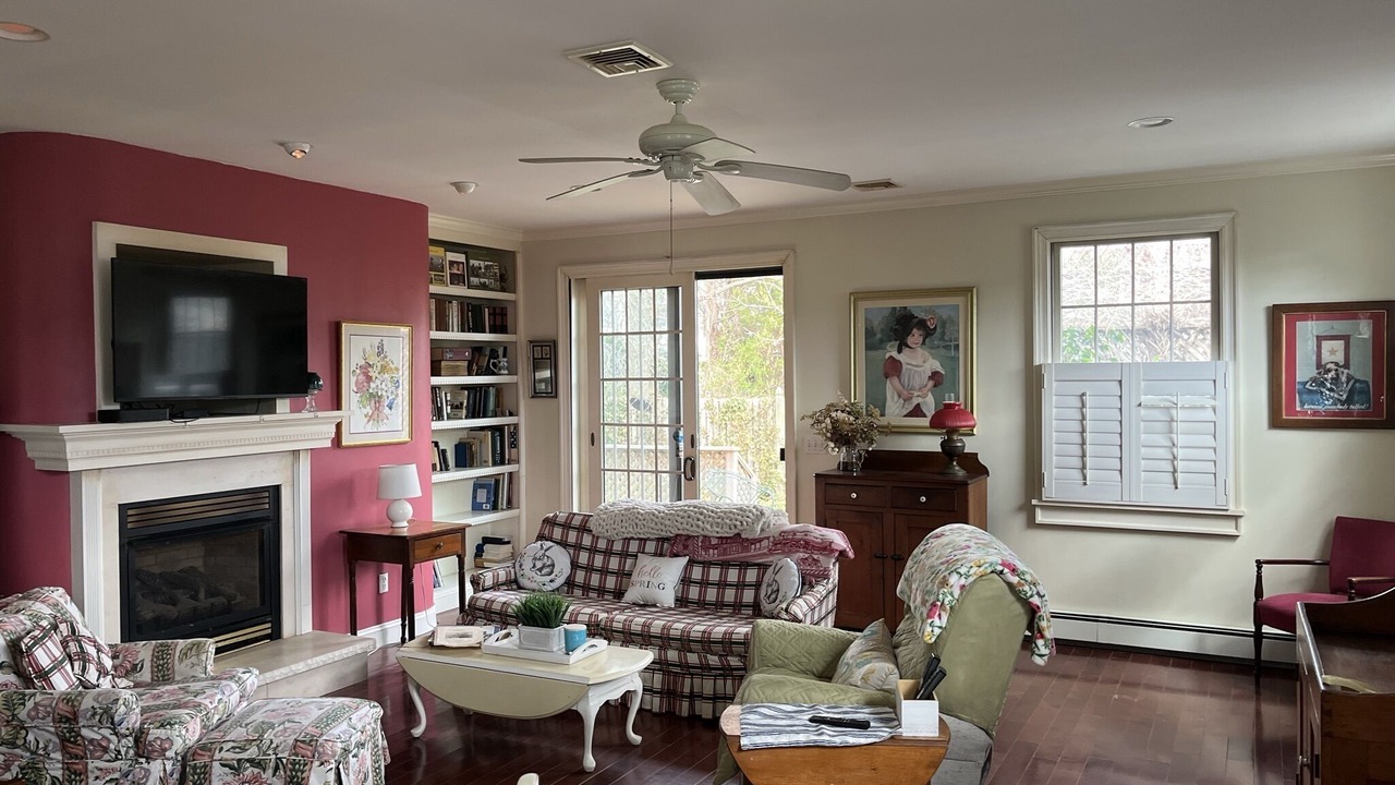 Photo of Livingroom in Avon