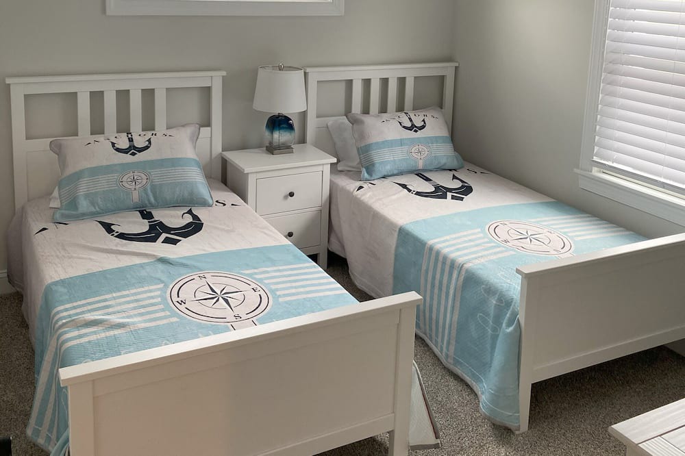 Photo of Bedroom in Townsend's Inlet