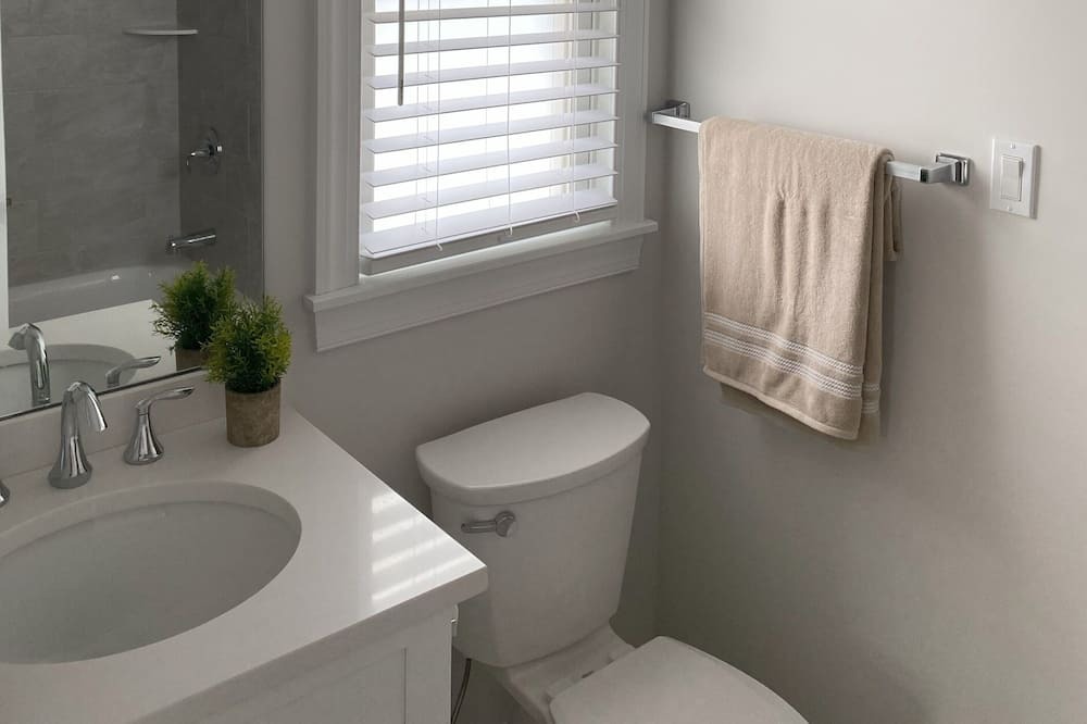 Photo of Bathroom in Townsend's Inlet