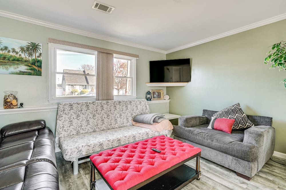 Photo of Livingroom in Ortley Beach