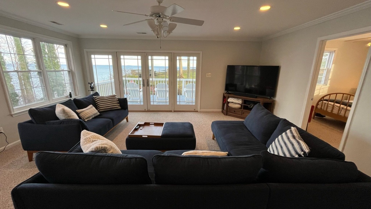 Photo of Livingroom in Chesapeake Beach