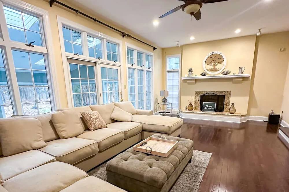 Photo of Livingroom in Medford