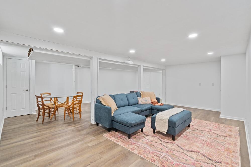 Photo of Livingroom in Iowa City