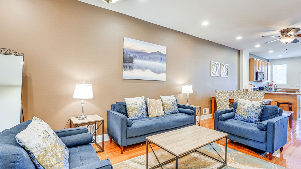 Photo of Livingroom in Greektown