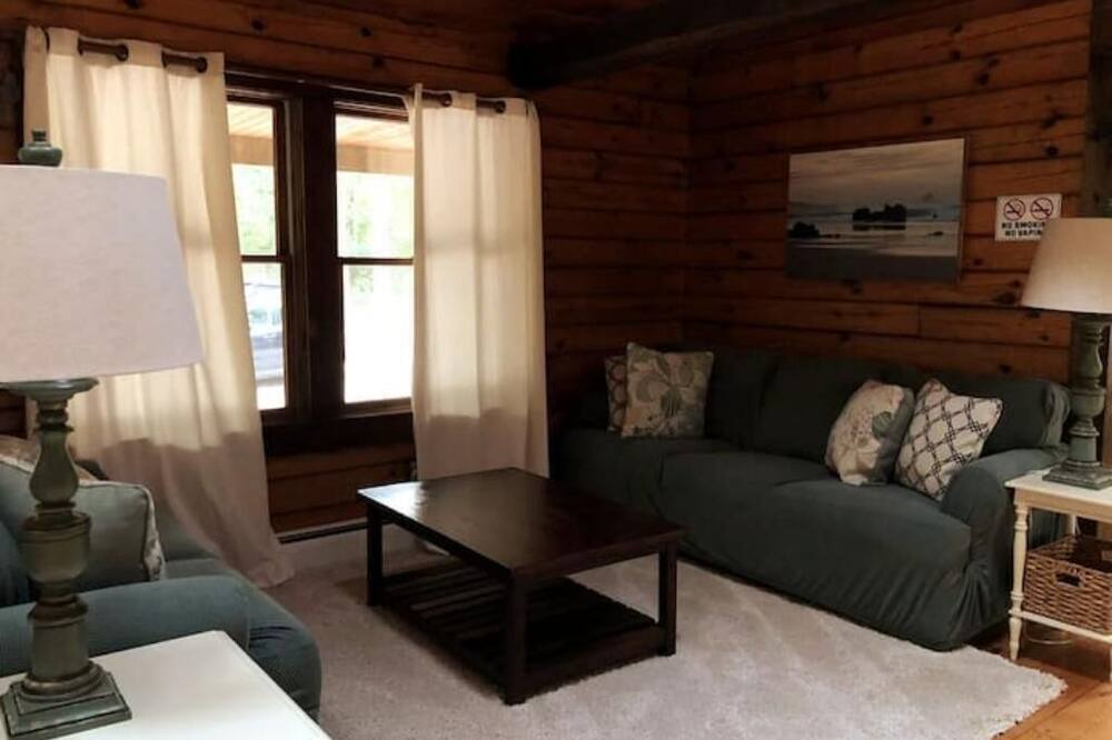 Photo of Livingroom in Belmar