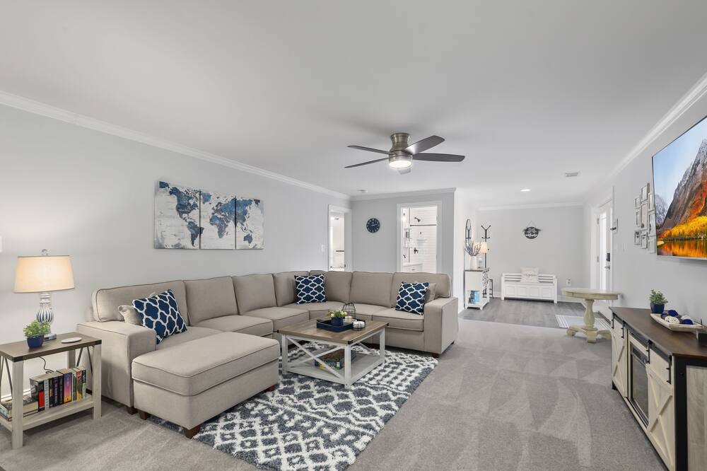 Photo of Livingroom in Lakeview