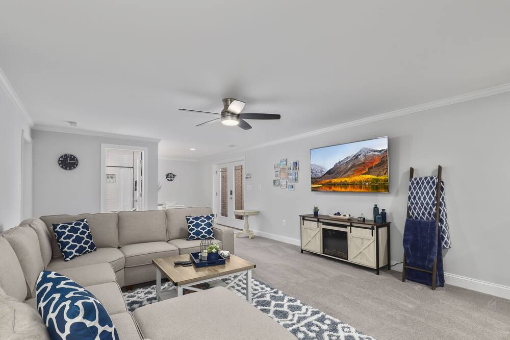 Photo of Livingroom in Lakeview
