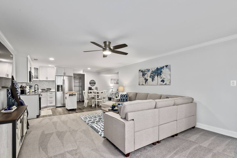 Photo of Livingroom in Lakeview