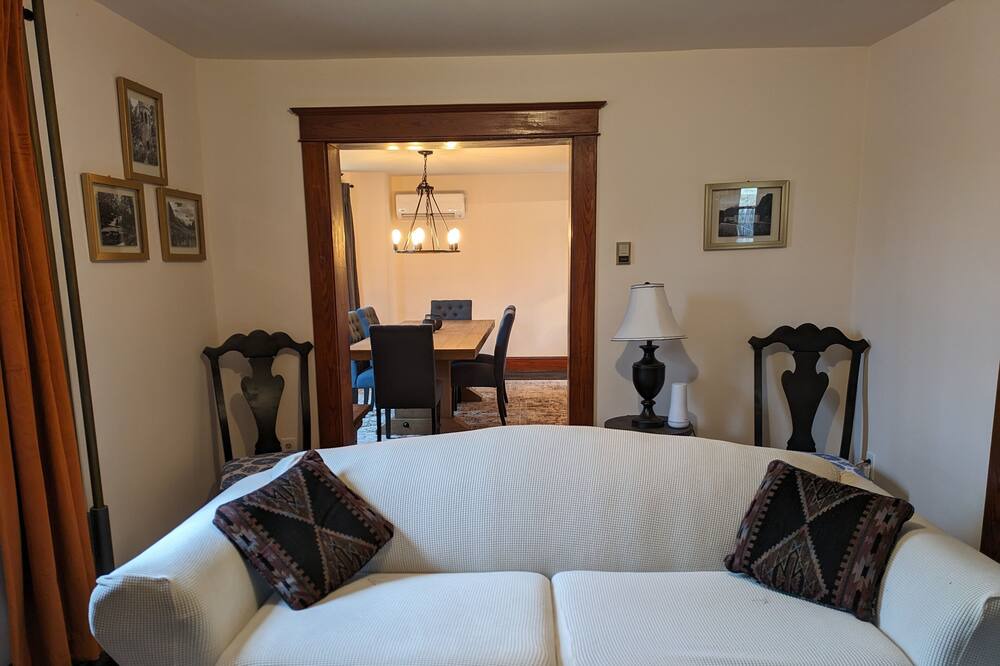 Photo of Bedroom in Windsor Mill
