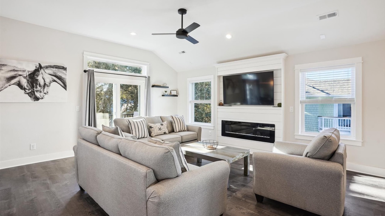 Photo of Livingroom in Monteray Shores