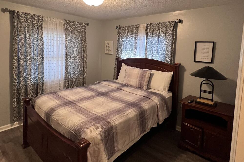 Photo of Bedroom in Monroe