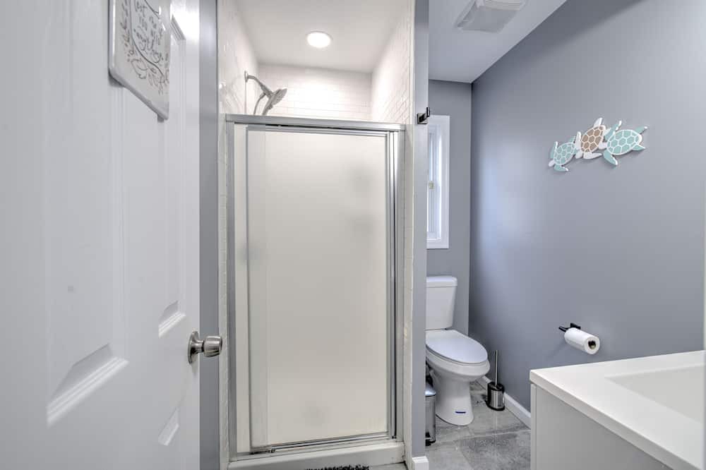 Photo of Bathroom in Keansburg