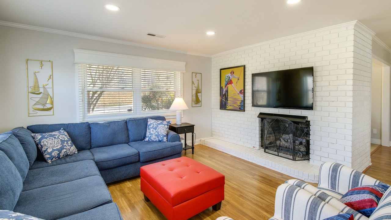 Photo of Livingroom in Kingston