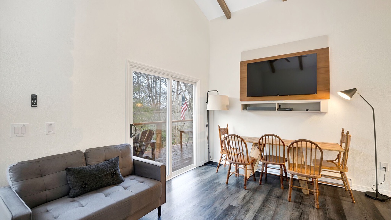 Photo of Livingroom in Charter Hills