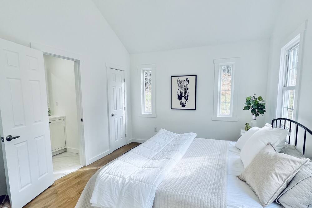 Photo of Bedroom in Hamilton
