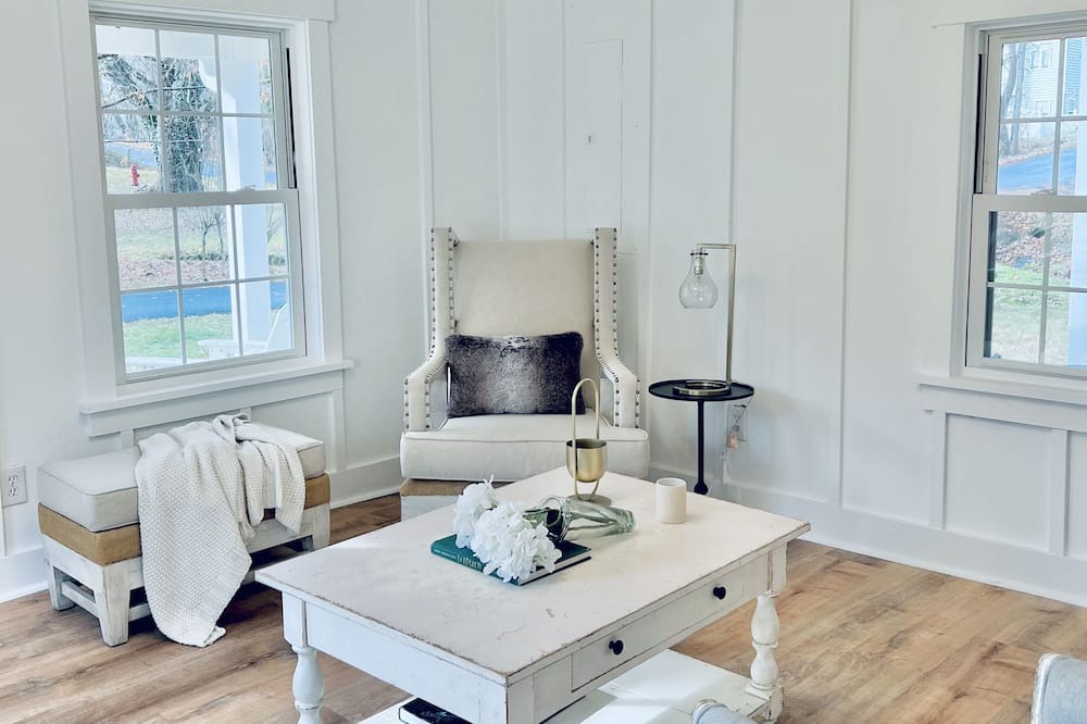 Photo of Livingroom in Hamilton