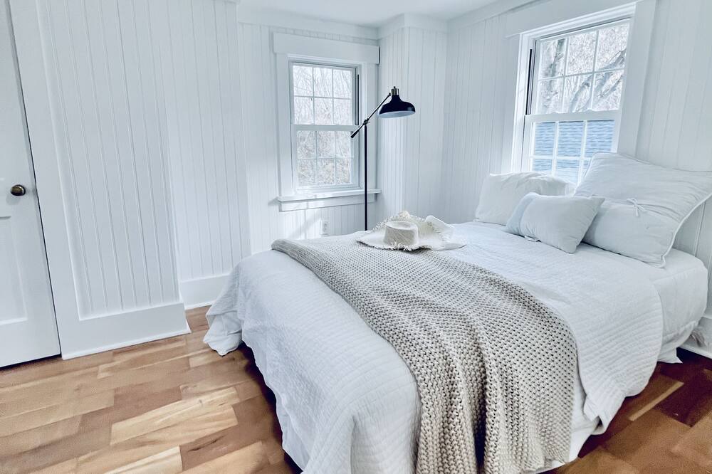 Photo of Bedroom in Hamilton
