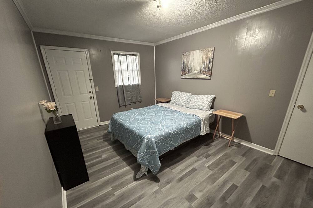 Photo of Bedroom in Calhoun