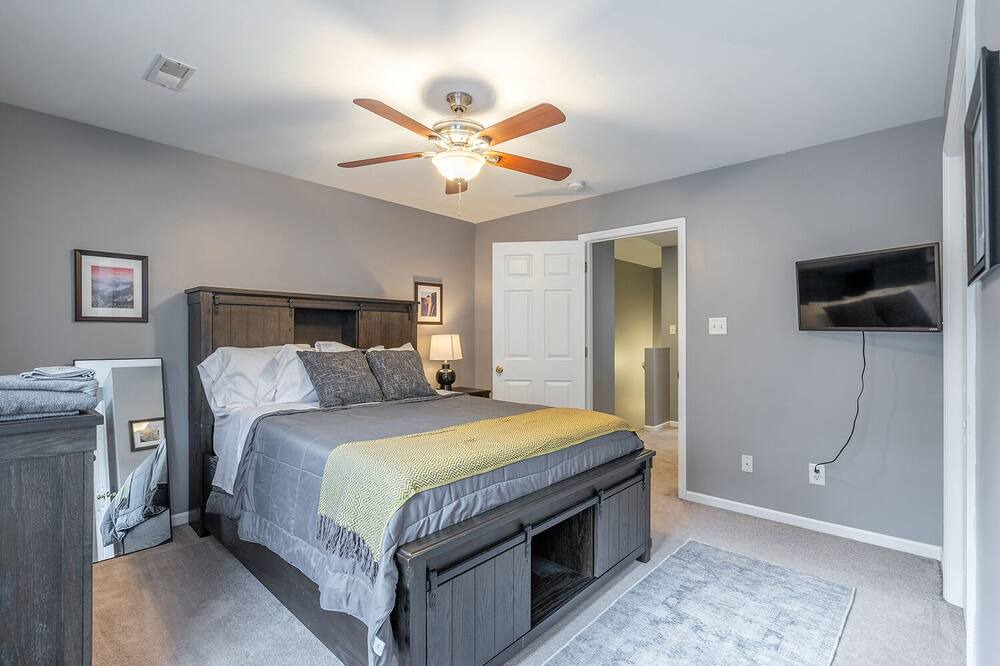 Photo of Bedroom in Ashley Oaks