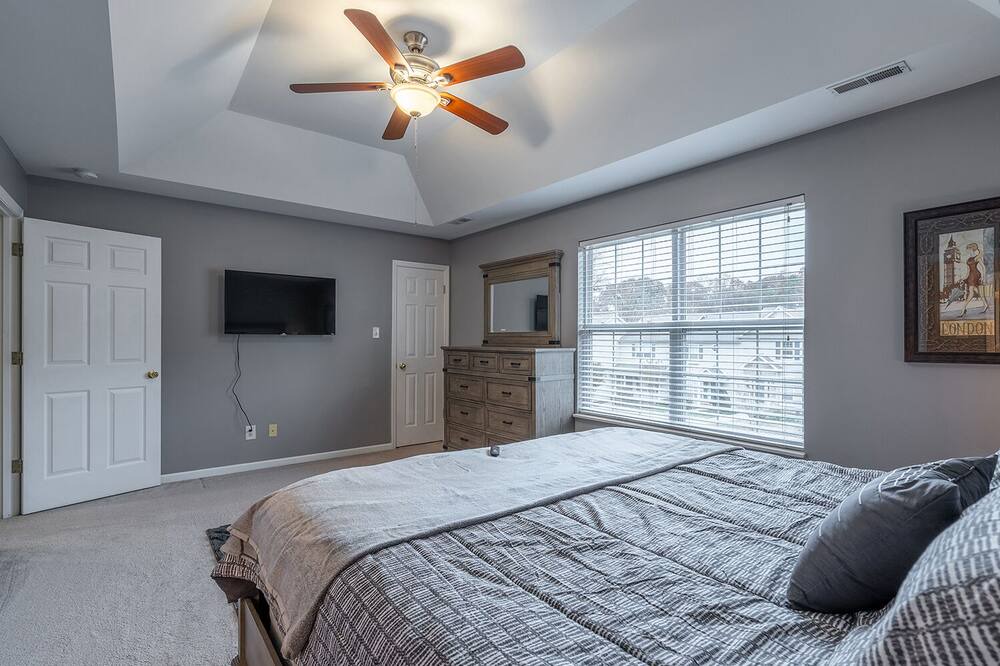Photo of Bedroom in Ashley Oaks
