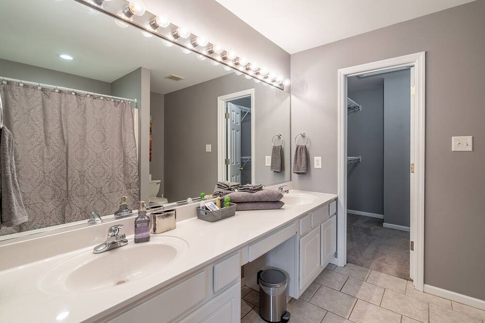 Photo of Bathroom in Ashley Oaks