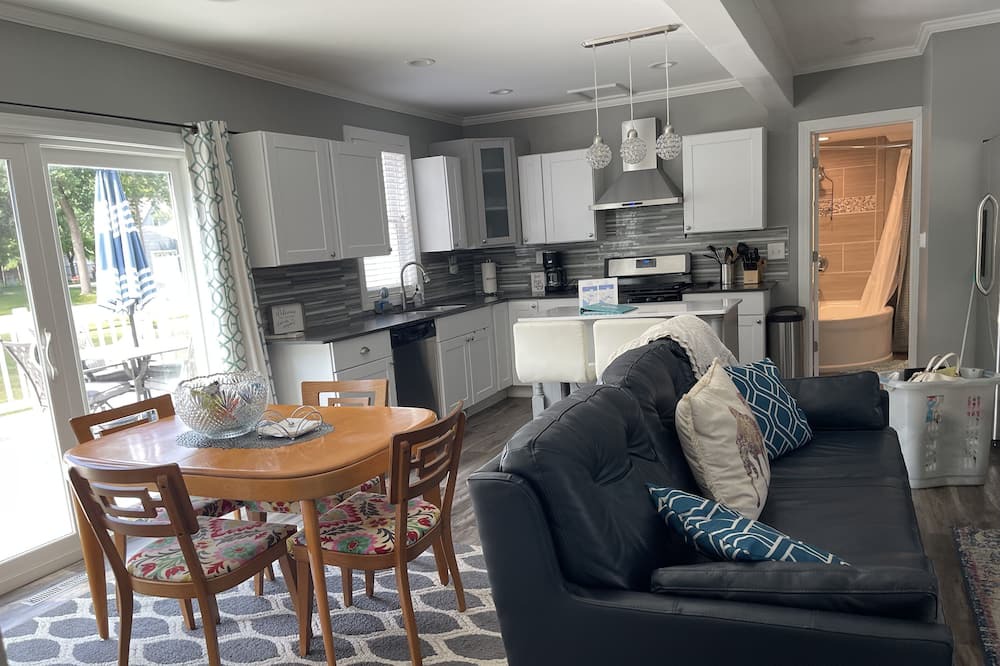 Photo of Livingroom in Clear Lake