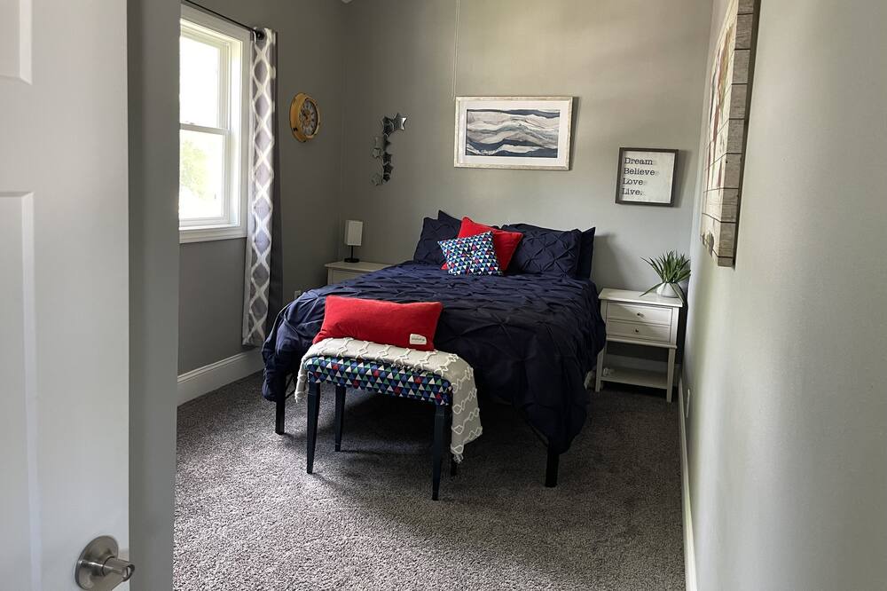 Photo of Bedroom in Clear Lake