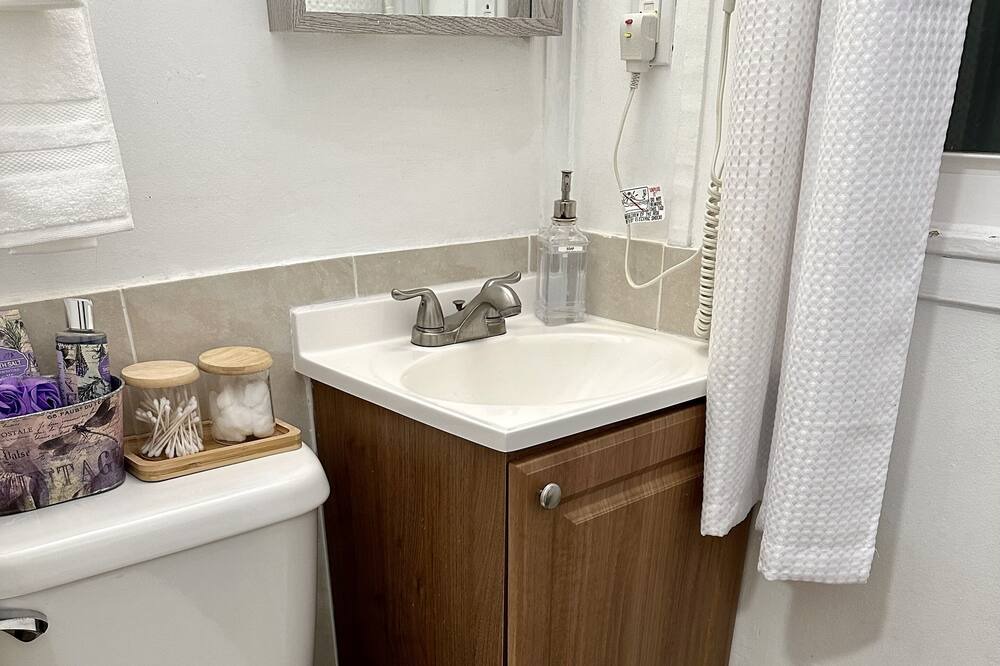 Photo of Bathroom in Oak Ridge