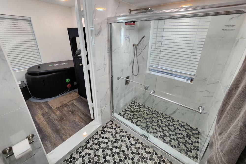 Photo of Bathroom in Orange Prairie