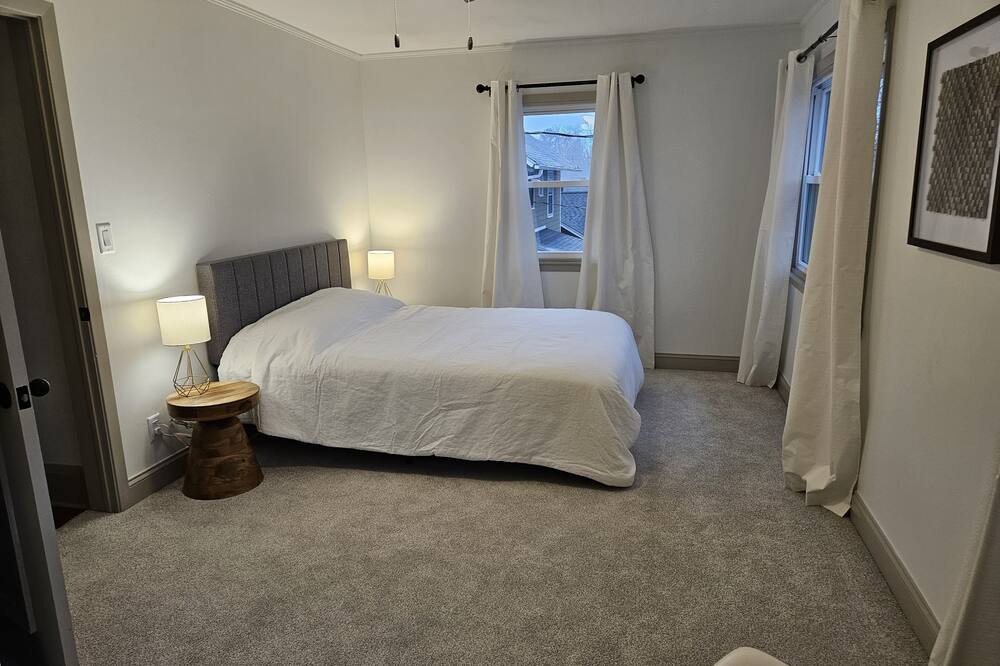 Photo of Bedroom in Des Moines