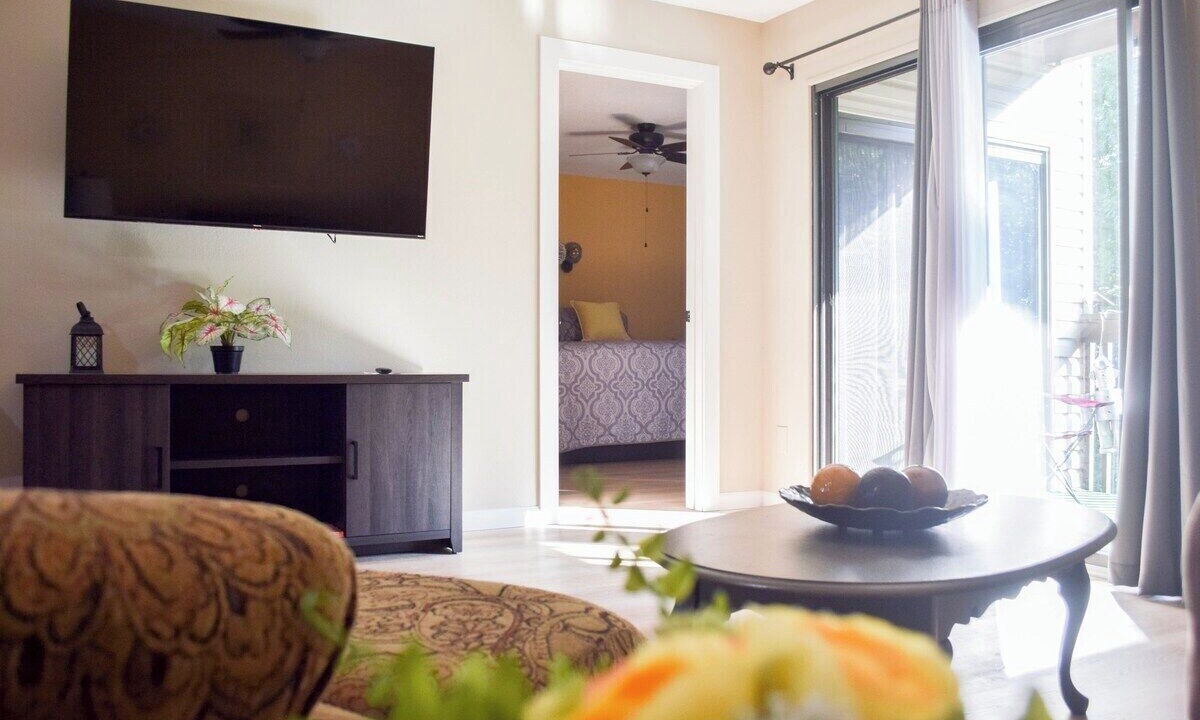 Photo of Livingroom in Monroe City