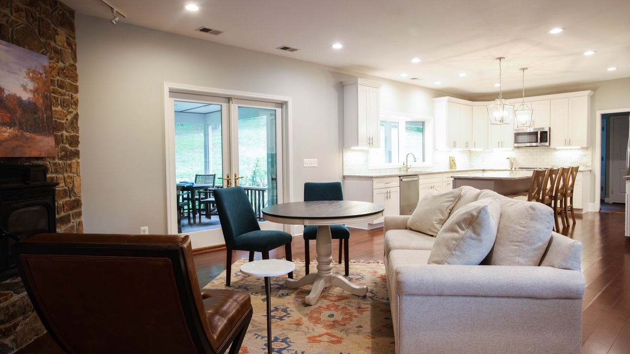 Photo of Livingroom in Upperville