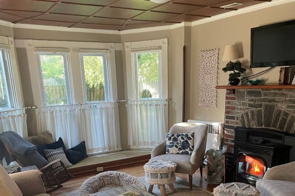 Photo of Livingroom in Darlington