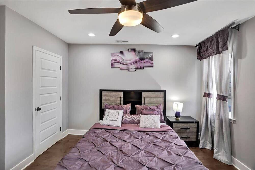 Photo of Bedroom in Downtown Baltimore