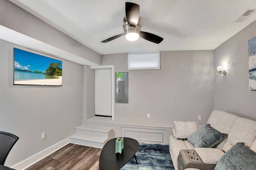Photo of Livingroom in Downtown Baltimore