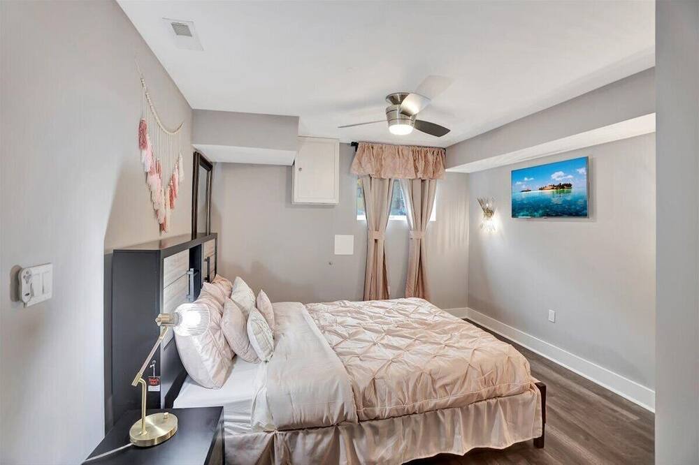 Photo of Bedroom in Downtown Baltimore